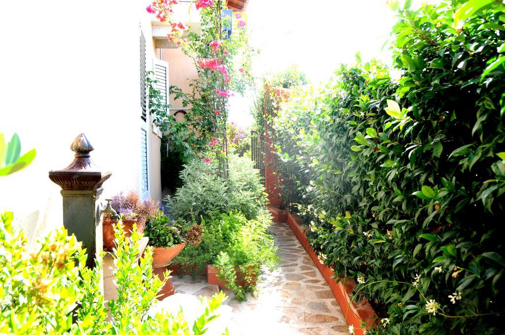 Taverna Derosas Apartment กอลโฟอารันชี ภายนอก รูปภาพ