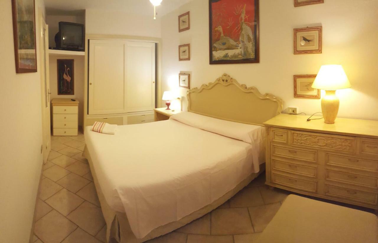 Taverna Derosas Apartment กอลโฟอารันชี ภายนอก รูปภาพ